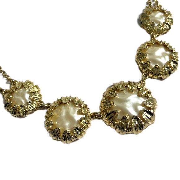 Talbots Large Pearl & Gold Fashion Statement Necklace - Picture 2 of 6